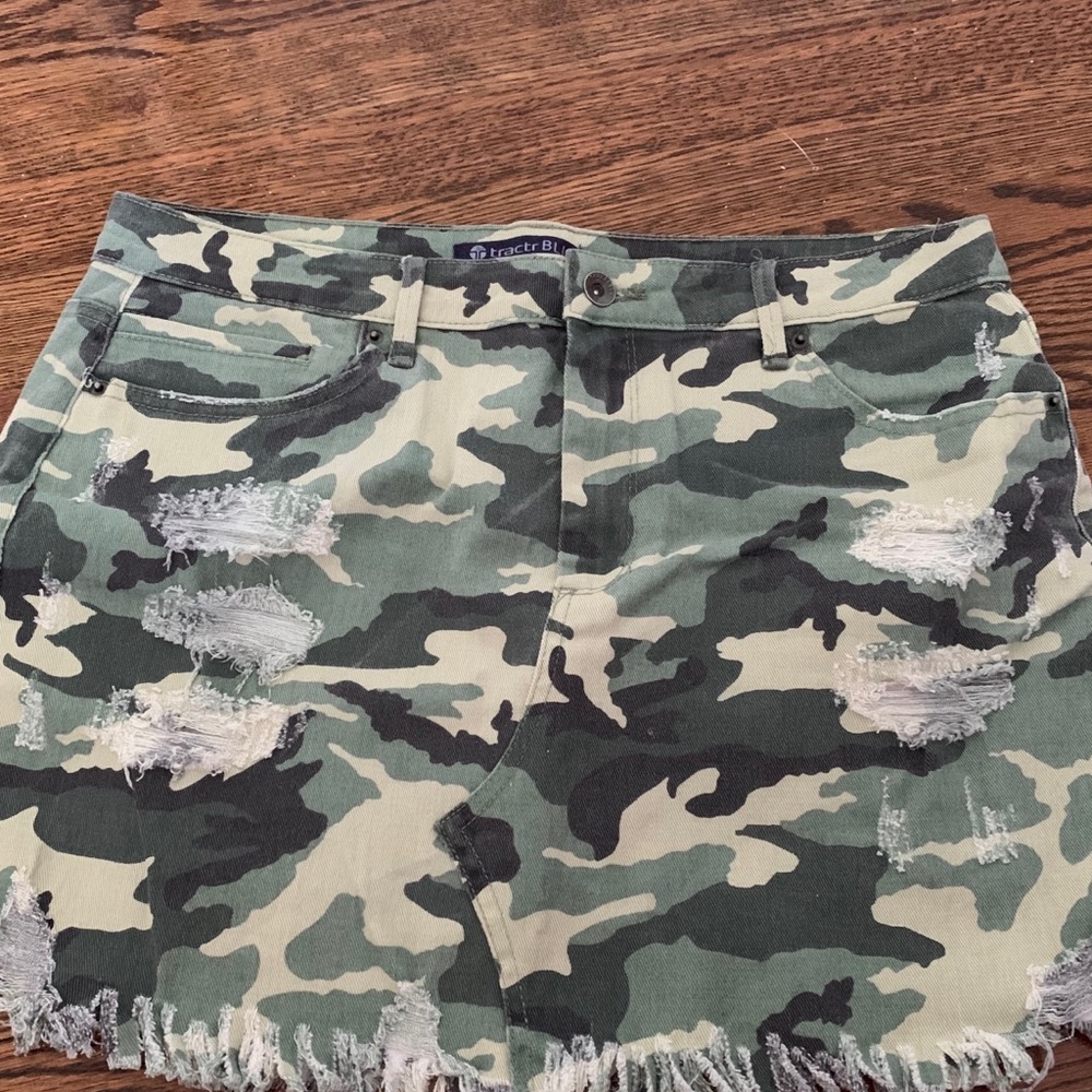 Camo, distressed jean skirt!